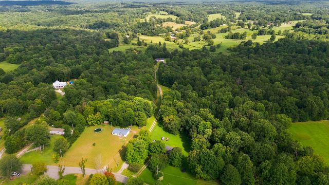 4251 Old Metal Rd, Palmyra, TN 37142