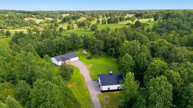 4251 Old Metal Rd, Palmyra, TN 37142