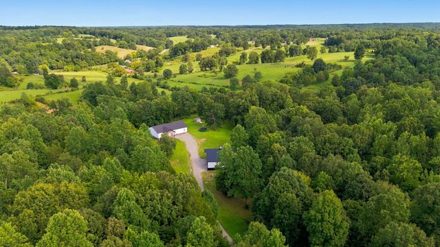 4251 Old Metal Rd, Palmyra, TN 37142