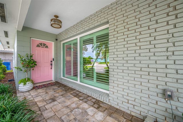560 79TH STREET S, St Petersburg, FL 33707