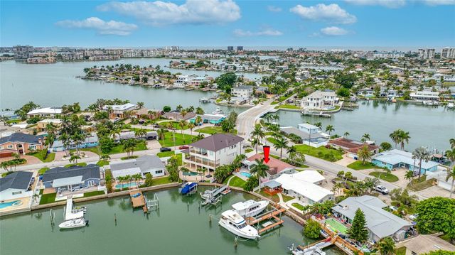 560 79TH STREET S, St Petersburg, FL 33707