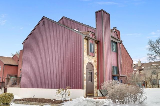 95 Wimbledon Sq, Washington Twp., NJ 07853