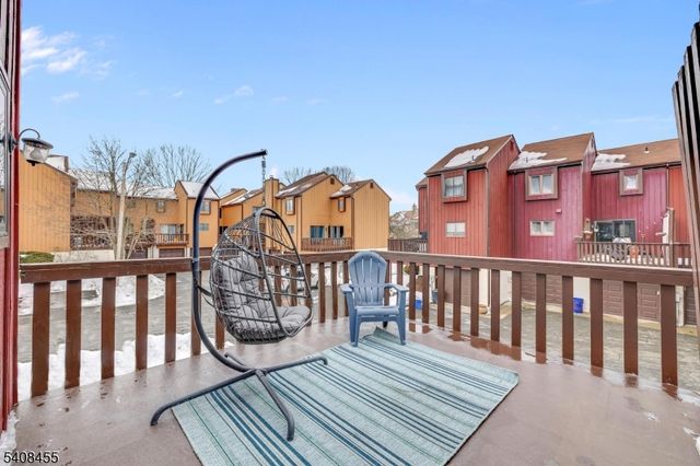 95 Wimbledon Sq, Washington Twp., NJ 07853