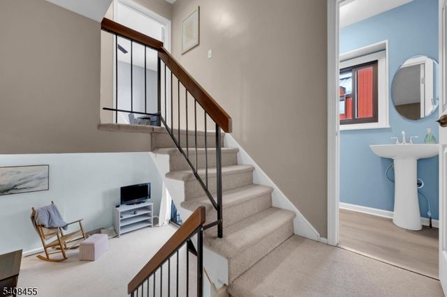 95 Wimbledon Sq, Washington Twp., NJ 07853