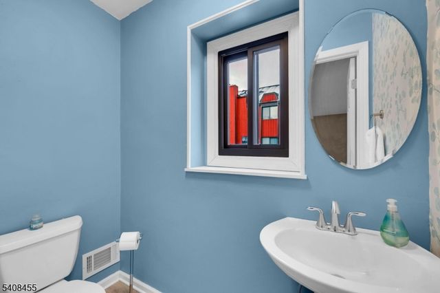 95 Wimbledon Sq, Washington Twp., NJ 07853