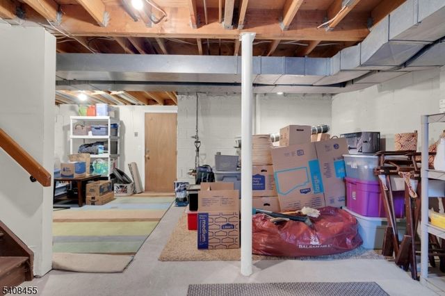 95 Wimbledon Sq, Washington Twp., NJ 07853