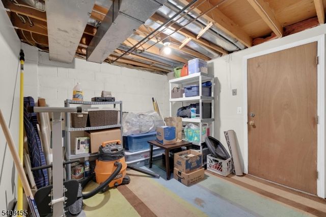 95 Wimbledon Sq, Washington Twp., NJ 07853