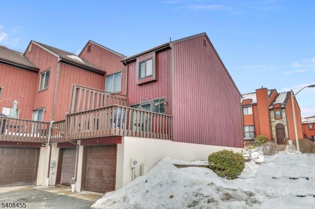 95 Wimbledon Sq, Washington Twp., NJ 07853