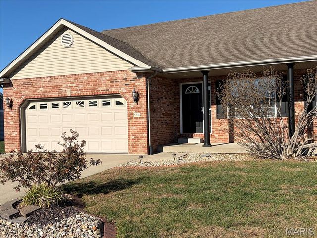 55 Bridgewater Lane A, Highland, IL 62249