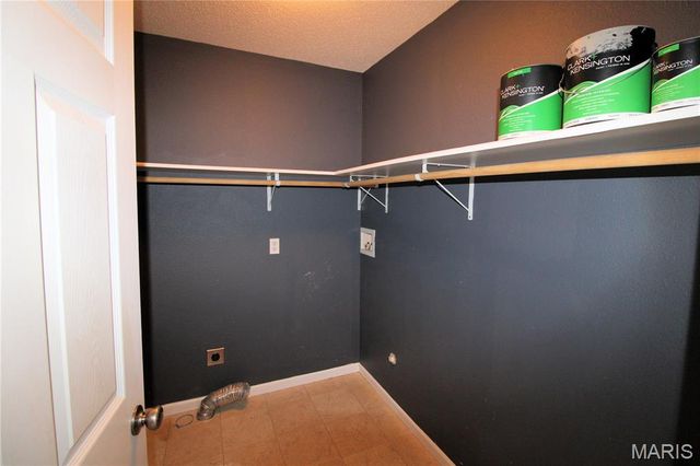 55 Bridgewater Lane A, Highland, IL 62249