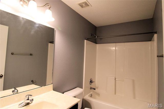 55 Bridgewater Lane A, Highland, IL 62249