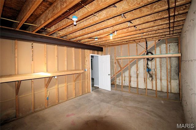 55 Bridgewater Lane A, Highland, IL 62249