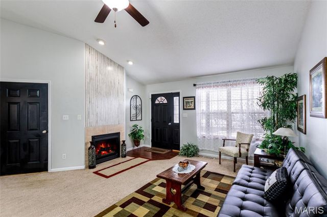 55 Bridgewater Lane A, Highland, IL 62249