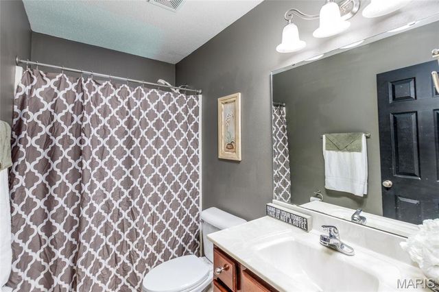 55 Bridgewater Lane A, Highland, IL 62249