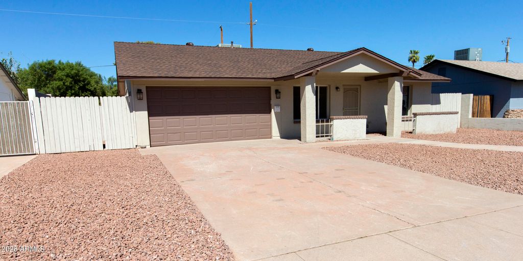 3154 W LISBON Lane, Phoenix, AZ 85053 — photo 2