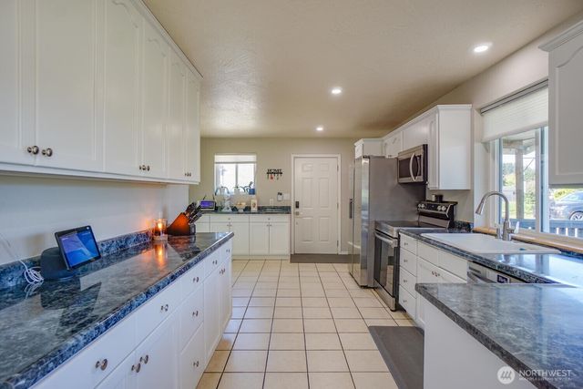 4647 OHIO Street, Longview, WA 98632