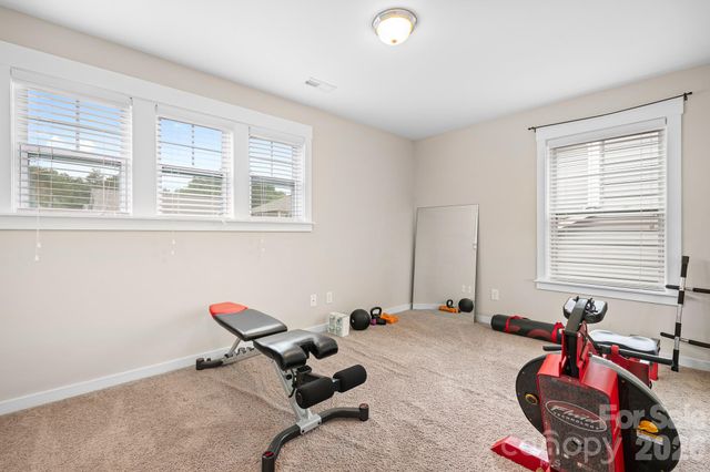 10008 Michael Crossing Drive, Charlotte, NC 28213