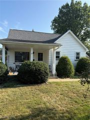 19 Renee Drive, Struthers, OH 44471