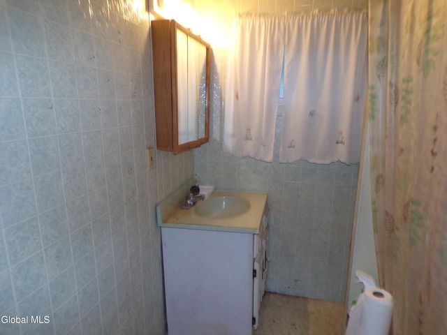 17 Liberty Place, Hudson Falls, NY 12839