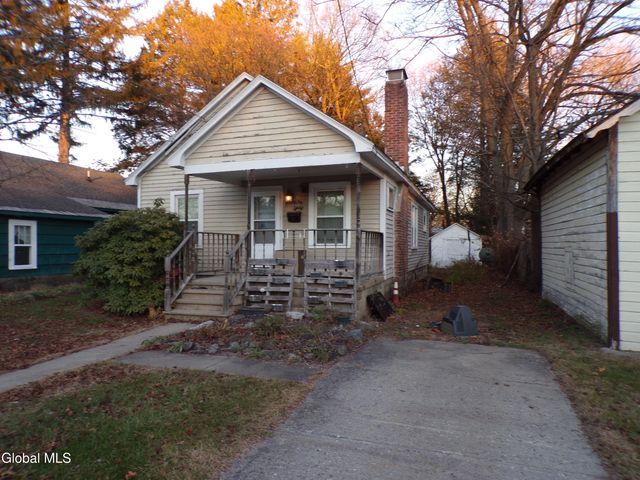 17 Liberty Place, Hudson Falls, NY 12839