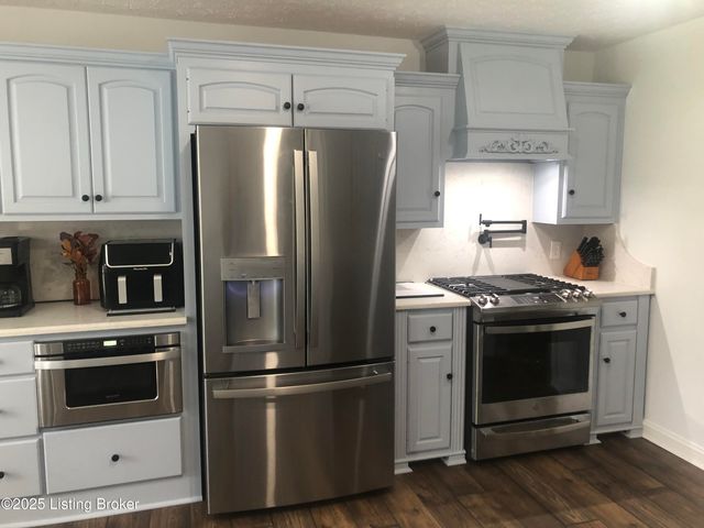 149 Wood Gate Dr, Mt Washington, KY 40047