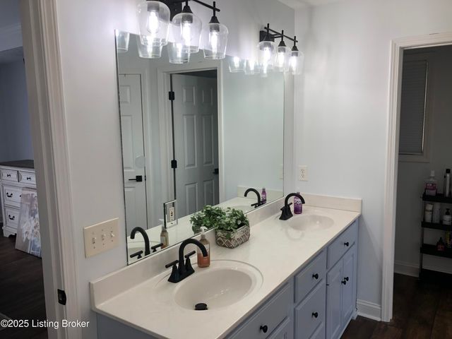 149 Wood Gate Dr, Mt Washington, KY 40047