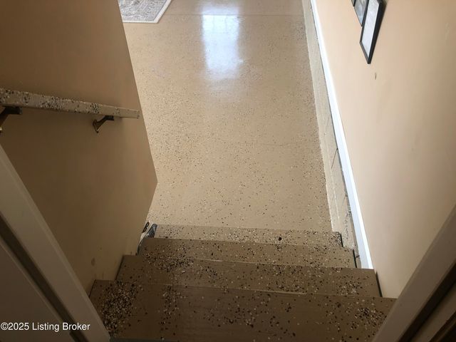 149 Wood Gate Dr, Mt Washington, KY 40047