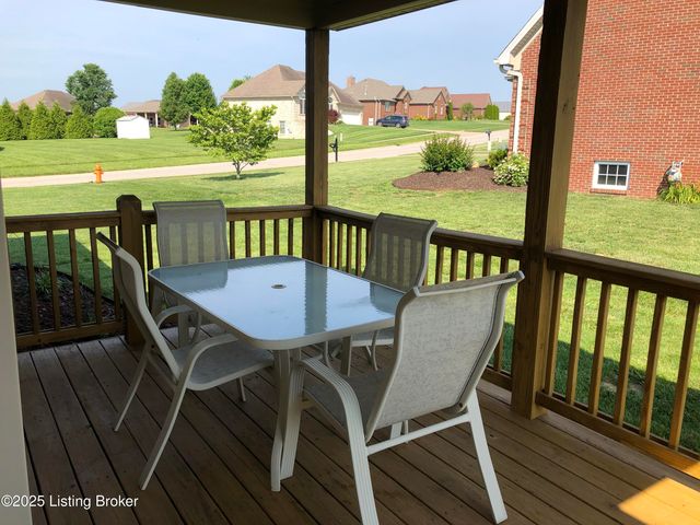 149 Wood Gate Dr, Mt Washington, KY 40047