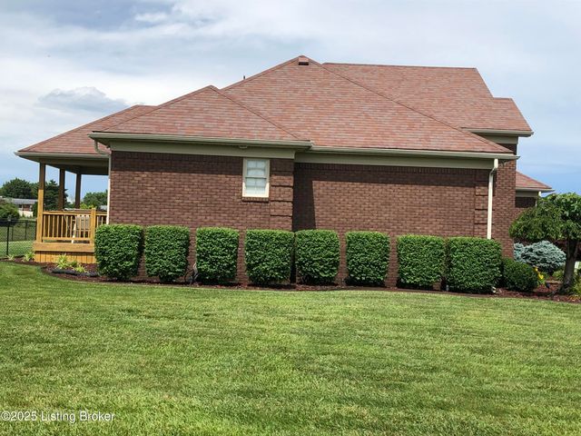 149 Wood Gate Dr, Mt Washington, KY 40047