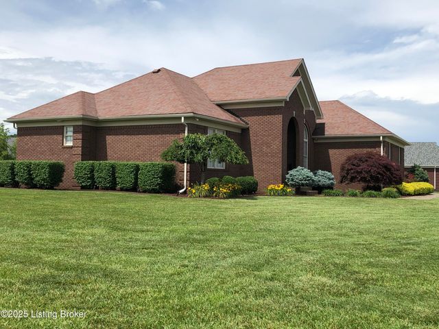 149 Wood Gate Dr, Mt Washington, KY 40047