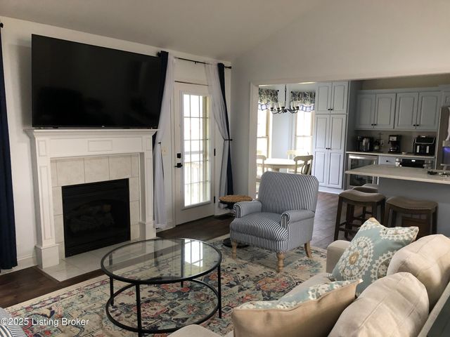 149 Wood Gate Dr, Mt Washington, KY 40047