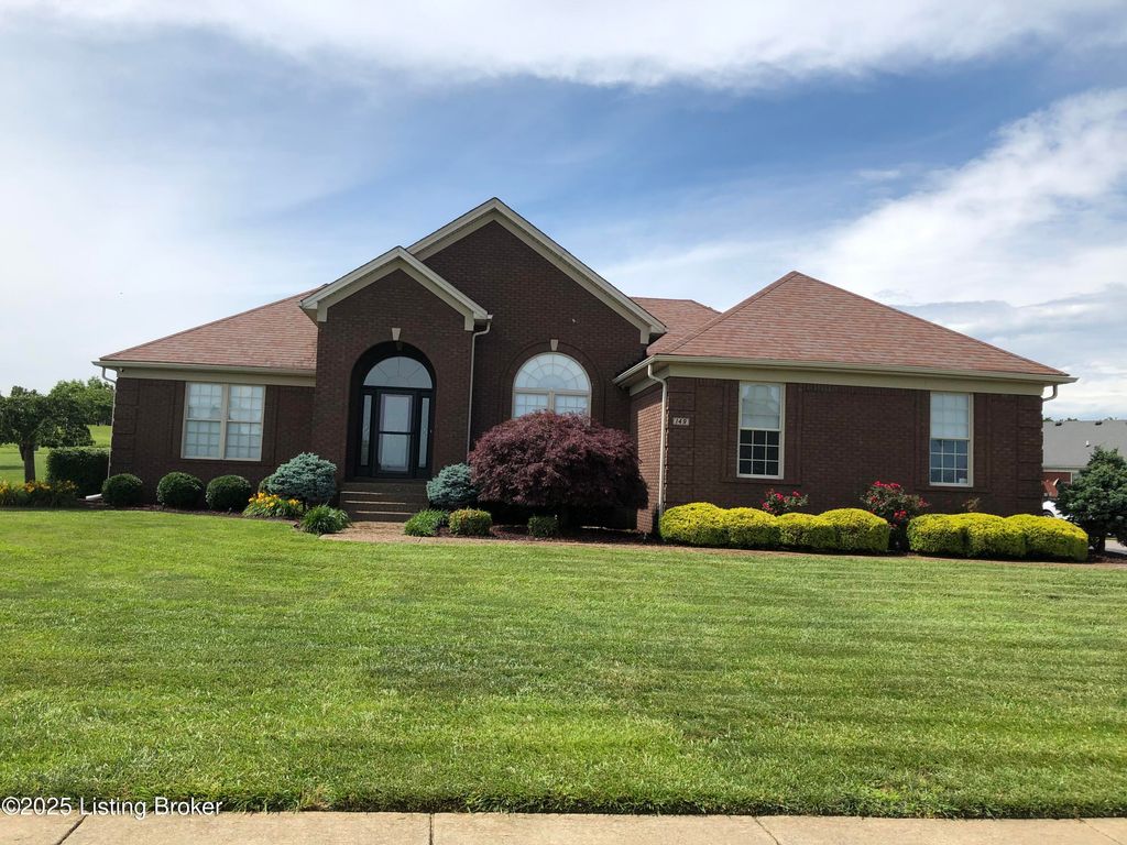 149 Wood Gate Dr, Mt Washington, KY 40047