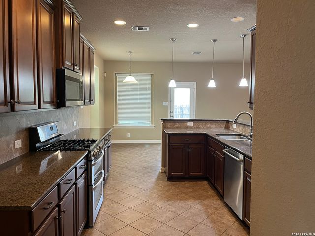212 OAK CREEK WAY, New Braunfels, TX 78130