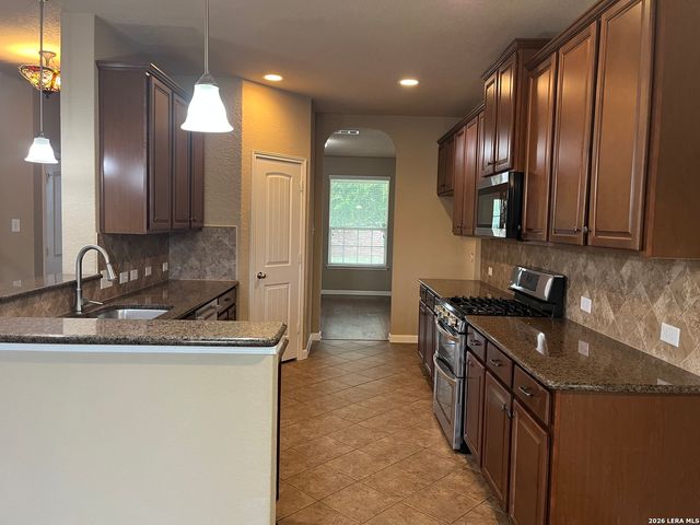 212 OAK CREEK WAY, New Braunfels, TX 78130