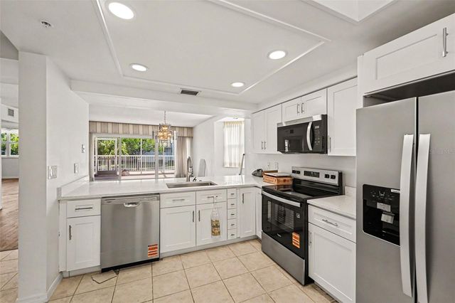6205 SHORELINE DRIVE 1106, St Petersburg, FL 33708