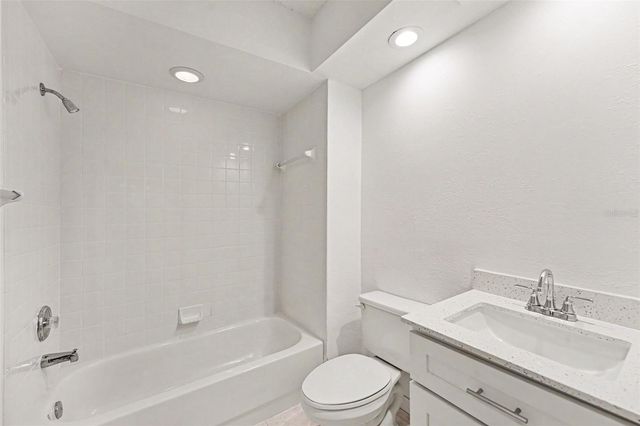 6205 SHORELINE DRIVE 1106, St Petersburg, FL 33708