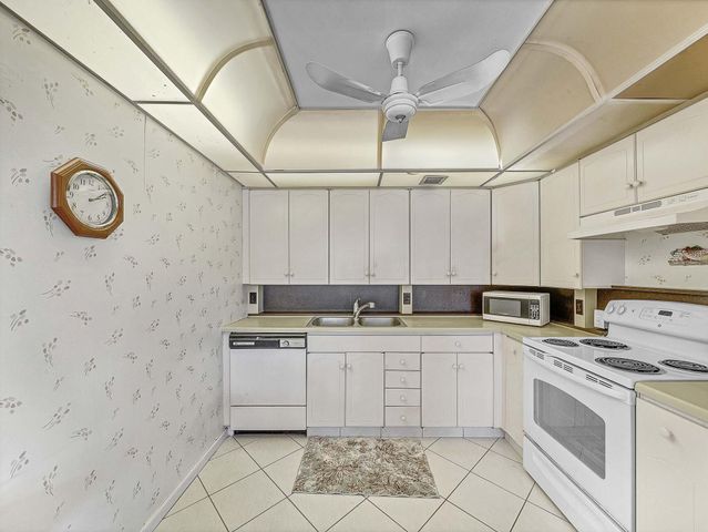 3002 Ventnor G, Deerfield Beach, FL 33442