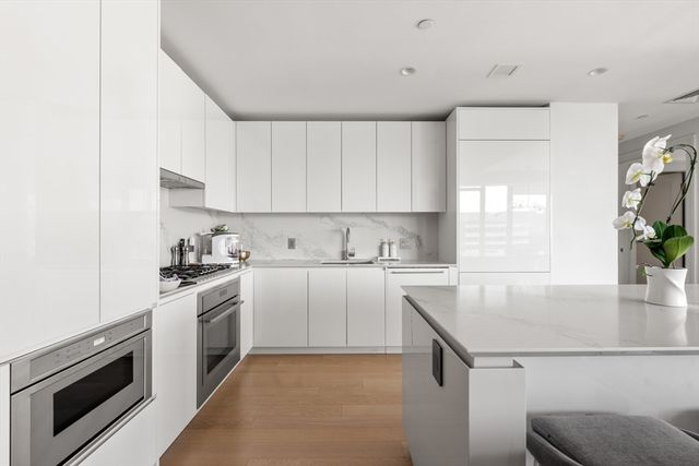 133 Seaport Blvd 2202, Boston, MA 02210