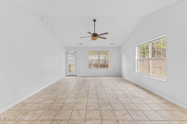 5224 Avery Woods Lane, Knoxville, TN 37921