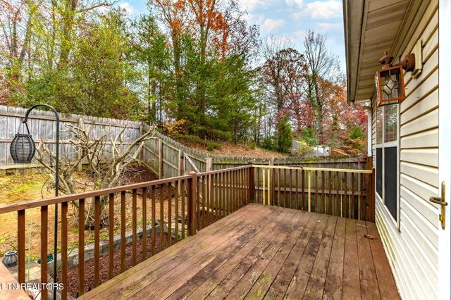 5224 Avery Woods Lane, Knoxville, TN 37921
