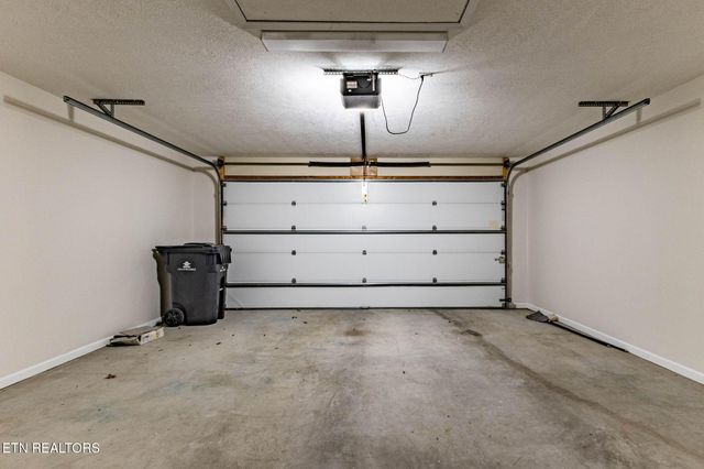 5224 Avery Woods Lane, Knoxville, TN 37921