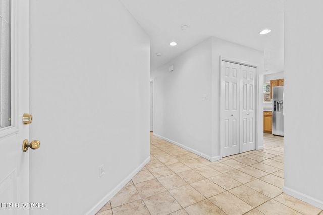 5224 Avery Woods Lane, Knoxville, TN 37921