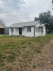 1210 Sims, San Antonio, TX 78213