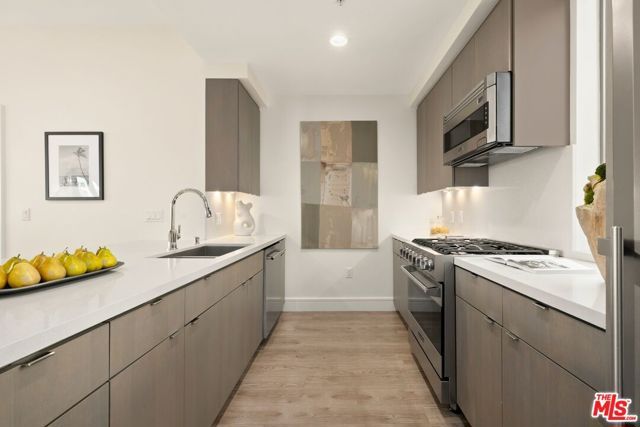 2300 Wilshire Blvd 202, Santa Monica, CA 90403