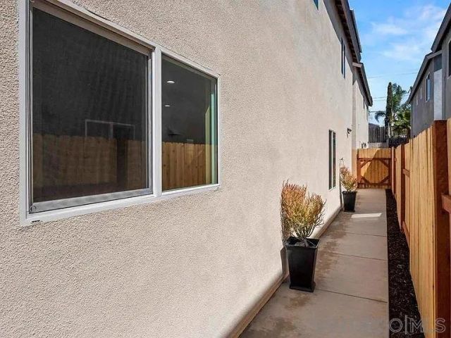 909 Concepcion Ave, Spring Valley, CA 91977