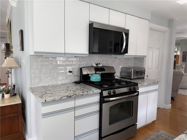 88 TERRACE Ave Avenue E, East Providence, RI 02915