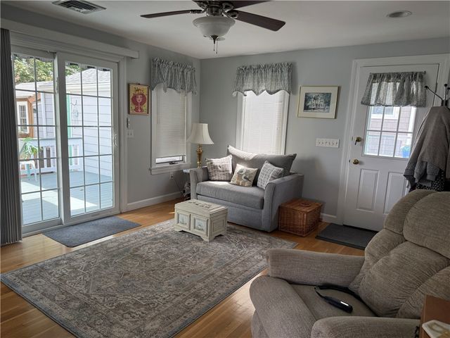88 TERRACE Ave Avenue E, East Providence, RI 02915
