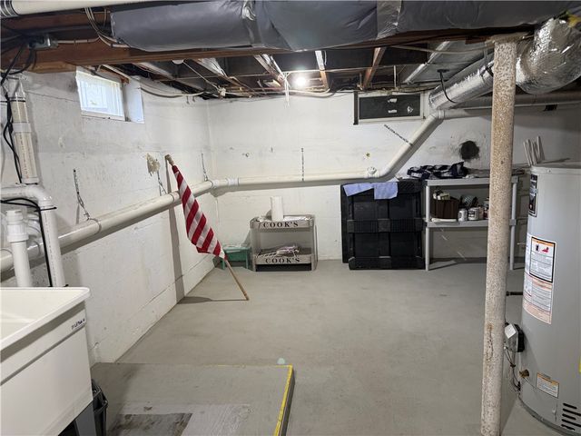 88 TERRACE Ave Avenue E, East Providence, RI 02915
