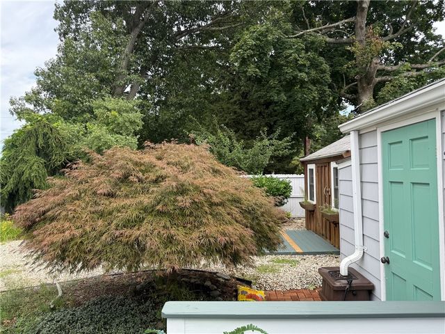 88 TERRACE Ave Avenue E, East Providence, RI 02915