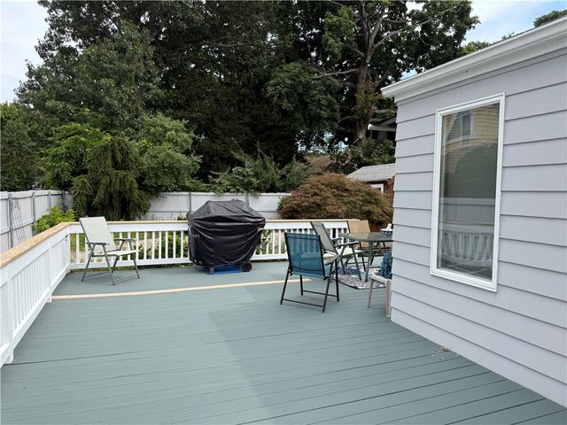 88 TERRACE Ave Avenue E, East Providence, RI 02915